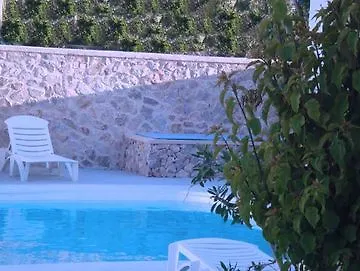 Hotel Amelie Santorini (adults Only) 3*